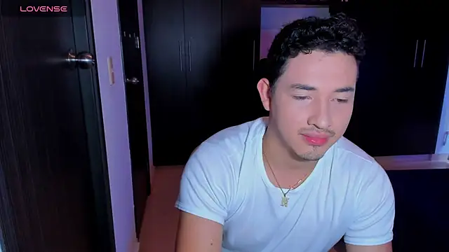 Lexmiller18 online show from October 2025 10:28:02 PM