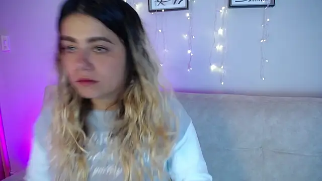 Sweet Bella Valery online show from April 2026 09:52:01 PM