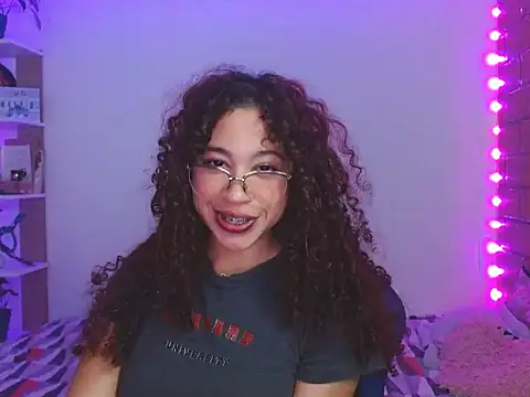 Medussa3033 online show from November 2025 01:19:02 AM