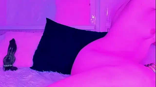 Snapshot of SweetSadness chatting on December 2025 04:14:02 PM SweetSadness online show from December 2025 04:14:02 PM