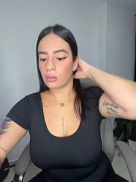 Snapshot of Emily_Kurth23 chatting on November 2025 11:19:02 PM Emily Kurth23 online show from November 2025 11:19:02 PM