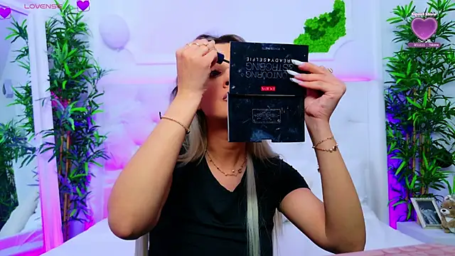 AriannaSins online show from October 2025 01:45:01 PM