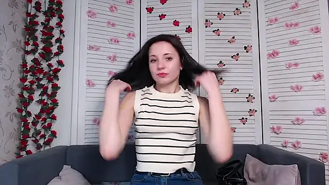 evaa here  online show from November 2025 08:14:01 AM