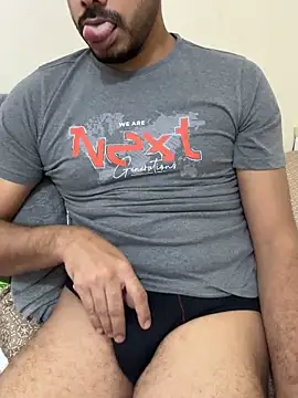 Handsome8677 online show from November 2025 07:51:02 AM