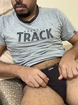 Handsome8677 online show from February 2026 07:28:01 AM