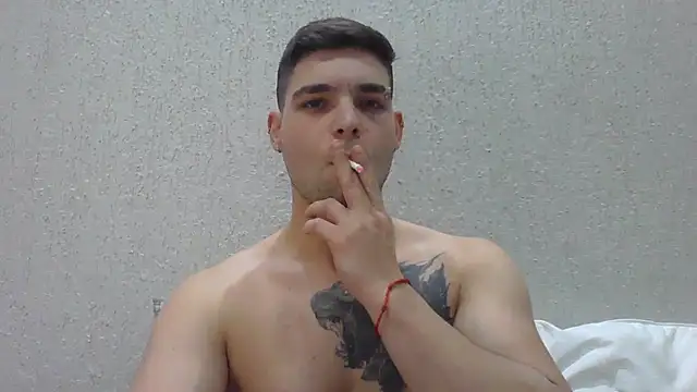 Snapshot of Zure-xxx chatting on June 2026 12:31:01 AM Zure-xxx online show from June 2026 12:31:01 AM
