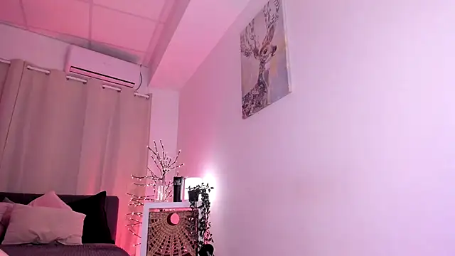Divine Madeleine online show from April 2026 06:09:02 AM
