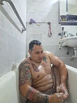 Rueditasss online show from May 2026 08:37:01 PM