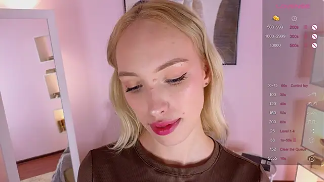 Snapshot of Grace_Glend chatting on November 2025 10:11:02 PM Grace Glend online show from November 2025 10:11:02 PM