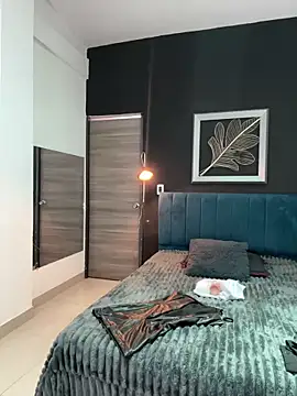 valentina herrrera online show from March 2026 04:55:01 PM