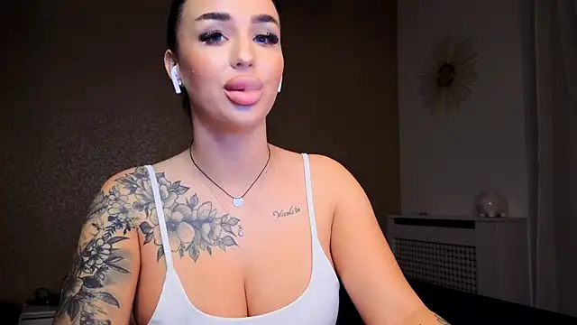 EvaXXRoseXX online show from October 2025 01:55:02 AM