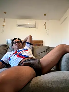 Snapshot of the_vein18 chatting on November 2025 03:44:01 PM the vein18 online show from November 2025 03:44:01 PM