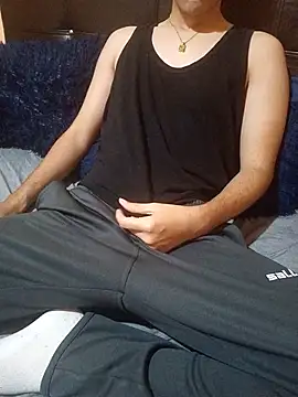 esmermoon online show from February 2026 12:42:01 AM