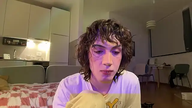 kira yoshika9e online show from April 2026 11:28:01 PM