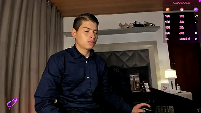 kinkypetite1 online show from October 2025 11:45:02 AM