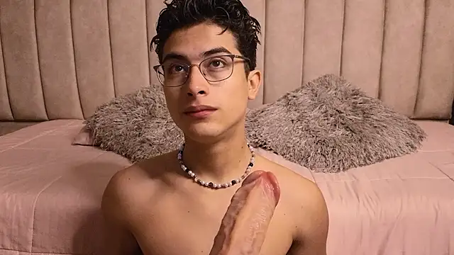 Aaron Eze online show from January 2026 08:10:02 PM