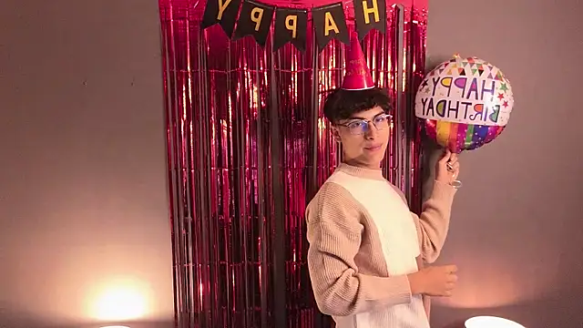 Aaron Eze online show from April 2026 12:38:01 PM