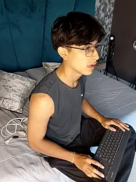 Aaron Eze online show from April 2026 12:30:01 PM