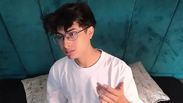 Aaron Eze online show from May 2026 02:00:01 PM