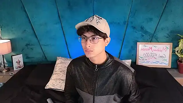 Aaron Eze online show from May 2026 01:06:01 PM