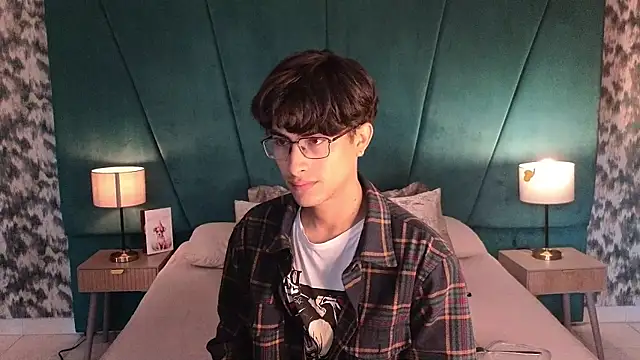 Aaron Eze online show from May 2026 12:56:01 PM