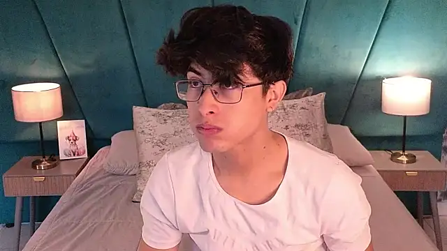 Aaron Eze online show from May 2026 01:06:01 PM