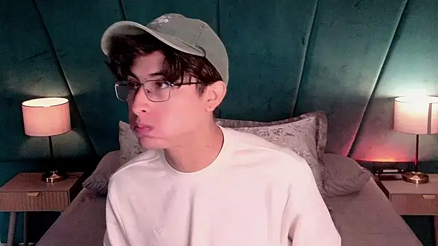 Aaron Eze online show from May 2026 01:30:02 PM
