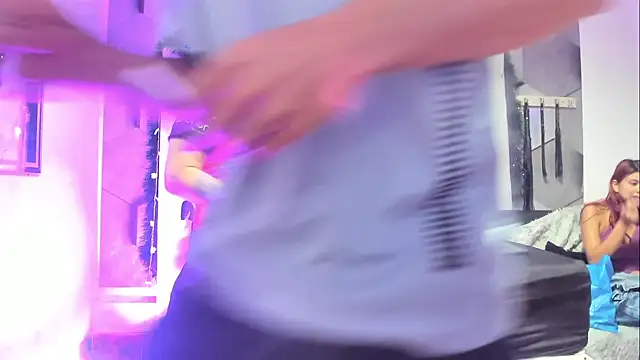 Snapshot of NicollAndJulian chatting on December 2025 12:32:02 PM NicollAndJulian online show from December 2025 12:32:02 PM