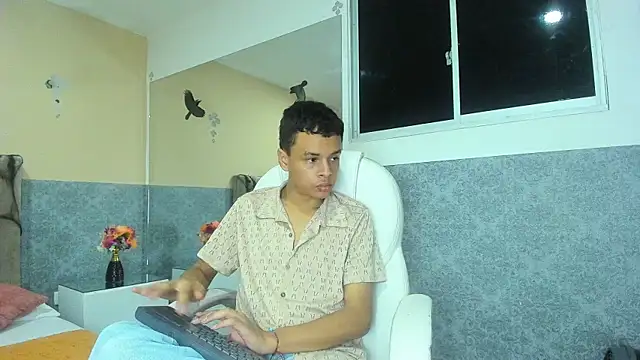 Snapshot of Xavier_Fox___ chatting on October 2025 03:03:02 AM Xavier Fox online show from October 2025 03:03:02 AM