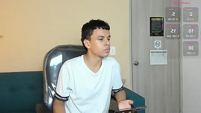 Snapshot of Xavier_Fox___ chatting on November 2025 04:23:02 AM Xavier Fox online show from November 2025 04:23:02 AM