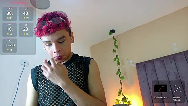 Xavier Fox    online show from February 2026 08:46:02 PM