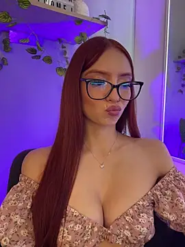 Snapshot of Im_sofiaaa chatting on November 2025 05:23:01 PM Im sofiaaa online show from November 2025 05:23:01 PM