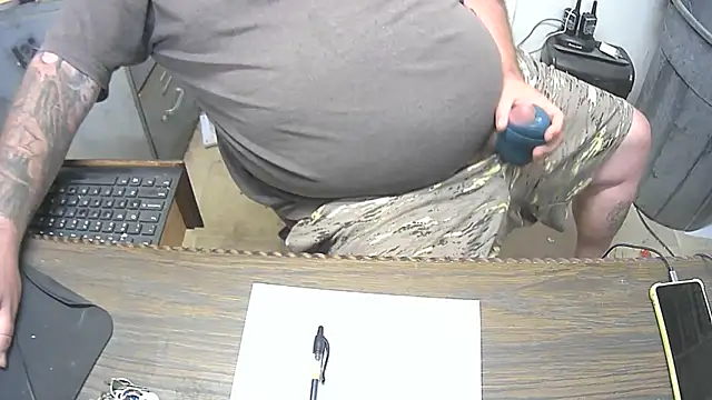 awynn1980 online show from November 2025 05:11:01 PM