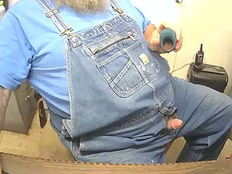 awynn1980 online show from December 2025 07:42:01 PM