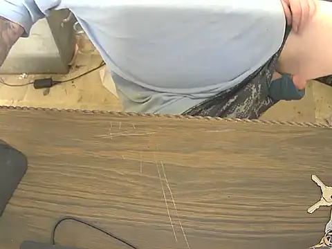 awynn1980 online show from February 2026 04:03:02 PM