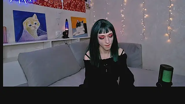 whoalexxa online show from November 2025 01:18:02 PM