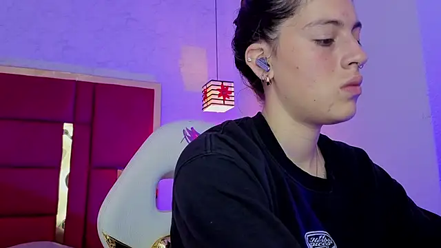 moon winy online show from March 2026 11:37:02 AM