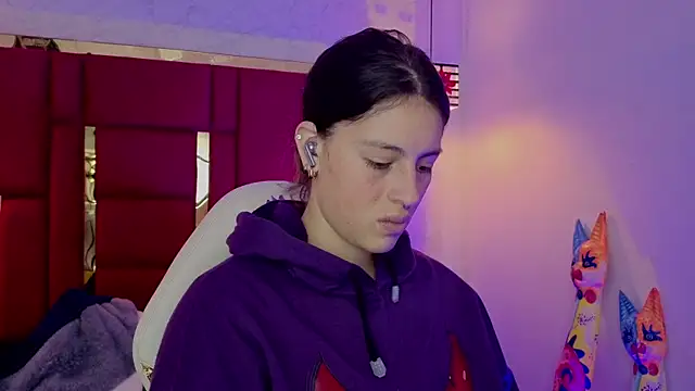 moon winy online show from April 2026 11:59:01 AM