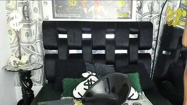 Snapshot of Latin_Doll13 chatting on November 2025 08:03:02 AM Latin Doll13 online show from November 2025 08:03:02 AM