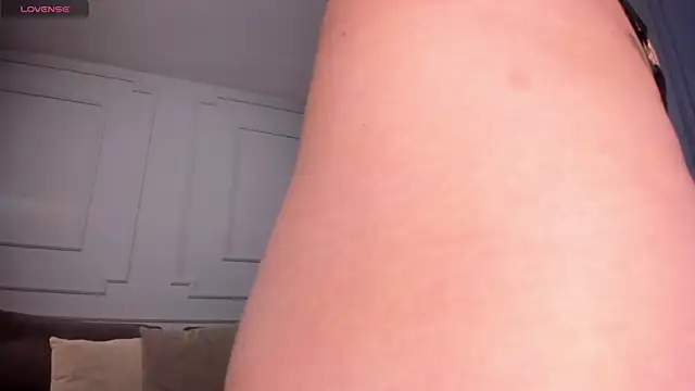 MeganCross1 online show from February 2026 04:54:02 AM