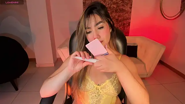 Snapshot of AnnieMonroe1 chatting on January 2026 11:48:01 AM AnnieMonroe1 online show from January 2026 11:48:01 AM