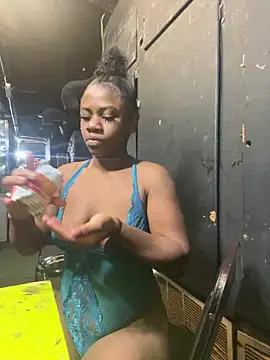 Snapshot of miiyagoods chatting on December 2025 01:33:02 AM miiyagoods online show from December 2025 01:33:02 AM