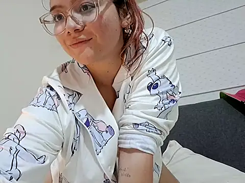 Red Lola  online show from October 2025 04:46:02 AM