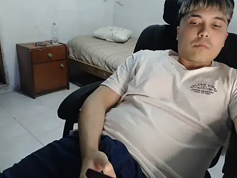Snapshot of CuteAlexBoy chatting on May 2026 12:40:02 AM CuteAlexBoy online show from May 2026 12:40:02 AM