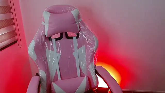 Snapshot of kathy_de chatting on October 2025 06:18:02 PM kathy de online show from October 2025 06:18:02 PM