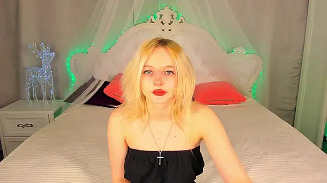 Snapshot of AlessaKiss chatting on December 2025 08:42:02 AM AlessaKiss online show from December 2025 08:42:02 AM