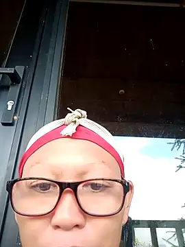 nui-show online show from October 2025 04:48:01 AM