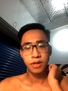 Snapshot of liamhn2k4 chatting on October 2025 02:08:01 PM liamhn2k4 online show from October 2025 02:08:01 PM