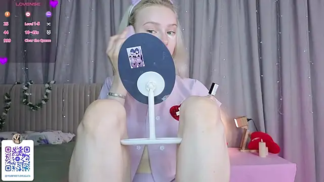 Snapshot of Sunshine_agata chatting on June 2026 05:03:02 AM Sunshine agata online show from June 2026 05:03:02 AM