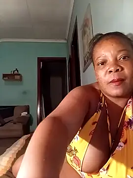 boobsqueenxo online show from February 2026 06:01:01 PM